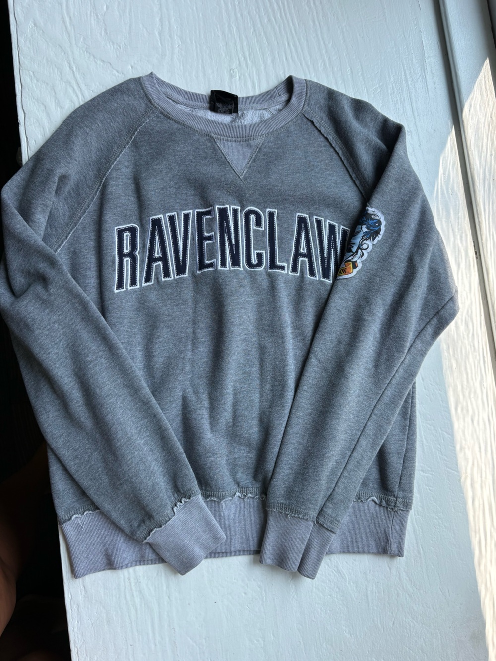 Universal Studios Harry Potter Ravenclaw Gray Crewneck Sweatshirt M EUC